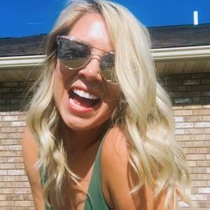 Meet your Posher, Leah